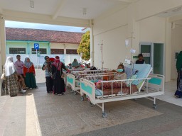 Gempa Bumi Jatim, Nenek Warga Bawean Terluka Tertimpa Genteng