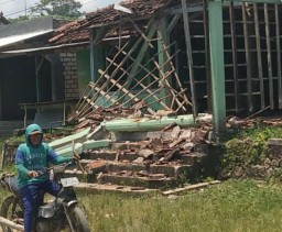 BMKG Ingatkan Potensi Gempa Susulan, Sejumlah Bangunan di Bawean Dilaporkan Rusak