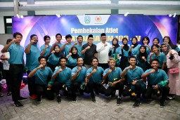 Semangati Atlet Jatim dalam Pembinaan Puslatda Jatim 100-V, Pj. Gubernur Adhy Optimis Jatim Juara Umum PON XXI/2024