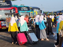 Pemkab Gresik Kerahkan 6 Bus Jemput Santri Tebu Ireng Asal Gresik