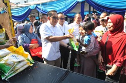 Komisi B DPRD Jatim Berharap Pasar Murah Dipebanyak