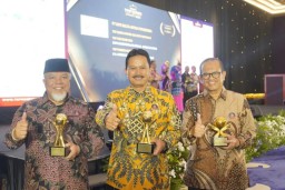 Pemkot Madiun Raih Tiga Penghargaan Top BUMD Awards 2024