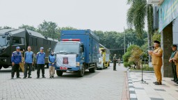 Kembali Dari Bawean, Bupati Yani Lepas Keberangkatan Bantuan Dan Kunjungi Korban Luka Gempa Bawean.