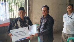 Melalui TJSL BRI Salurkan Paket Sembako untuk Masyarakat Desa Kesamben Kulon Wringinanom Gresik