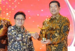 Sukses Terapkan Green Port, TTL Raih Anugerah BUMN
