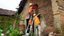 PLN Berikan Diskon 50% Biaya Penyambungan Baru kepada 97.097 Warga Tidak Mampu di Jawa Timur