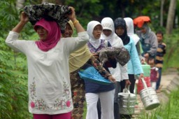 Ini Yang Sering Dilakukan Warga Jatim Saat Lebaran, Ada Yang Unik