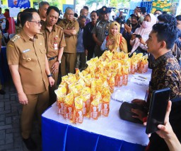 Apel Siaga Pengamanan Pasokan dan Harga Pangan Jelang Idul Fitri 2024, Pj. Gubernur Adhy Pastikan Stok dan Harga Bahan Pokok di Jatim Stabil