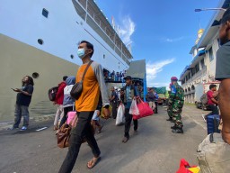 H-2 Penumpang Gapura Surya Nusantara Masih Dipadati Pemudik