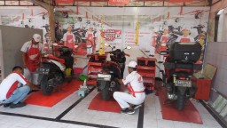 Mudik Lebaran 2024 : Ribuan Pemudik Kunjungi Bale Santai Honda Jatim