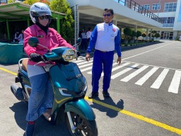 MPM Honda Jatim Ajak Kartini Masa Kini & Masa Depan #Cari aman Berkendara 