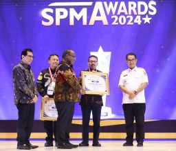 Raih Penghargaan SPM Awards 2024, Pj. Gubernur Adhy: Menjadi Motivasi dan Cambuk Bagi Pemprov Jatim