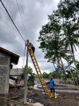 PLN Pulihkan Pasokan Listrik Terdampak Banjir Lahar Semeru