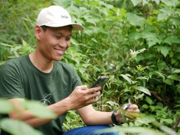 Kolaborasi Cargill dan Petani Lokal dalam Konservasi 10.000 Pohon di Hutan Desa