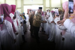 Bersama Wabup, Bupati Fandi Akhmad Yani Halal Bihalal Dengan Ratusan Guru Dan Kepala Sekolah