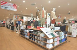UNIQLO Hadir di Unimas District Sidoarjo