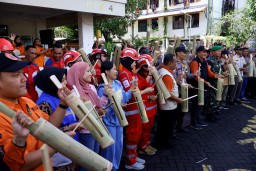 Masyarakat-Forkopimcam Surabaya Ikut dalam Simulasi Kesiapsiagaan Bencana