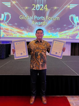Terminal Teluk Lamong Raih Penghargaan Internasional sebagai Pelabuhan Hijau Terbaik