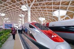 Pemerintah Segera Bentuk Tim Percepatan Kereta Cepat Jakarta-Surabaya