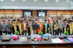 Teliti Metode Pembelajaran Alquran Bagi Tuna Rungu, Wabup Gresik Aminatun Habibah Raih Doktor Unesa