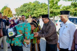 Pelepasan Jamaah Calon Haji Asal Bawean, Begini Pesan Sekda Gresik