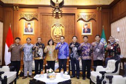 Pj Gubernur Adhy Pastikan Jatim Siap Dukung ‘Indonesia's FOLU Net Sink 2030’