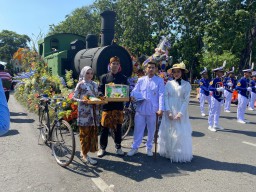 SGN Hadirkan Loko Tebu Manis Dalam Surabaya Vaganza