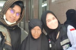 Ditinggal Rombongan, Nenek Asal Tuban Non Visa Haji Terlantar di Nabawi
