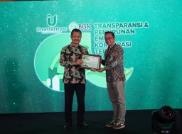Dukung Penurunan Emisi Karbon, BankJatim Sabet Penghargaan dari Investortrust.id & BGK Foundation