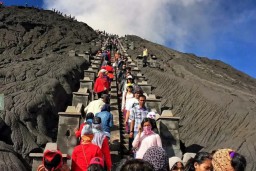 Libur Waisak, 6.242 Wisatawan Kunjungi Gunung Bromo
