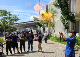 Pemkot Surabaya dan Warga Gelar Simulasi Pemadaman Api