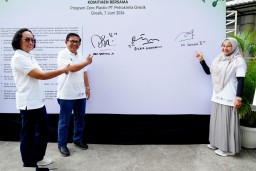 Petrokimia Gresik Komitmen Perangi Sampah Plastik