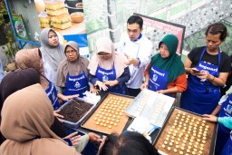 Bogasari Latih UKM Kampung Nastar