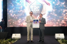 BankJatim Raih Penghargaan Top Bank 2024 dari The Iconomics