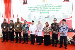Pj Gubernur Dampingi Wapres Ma'ruf Amin Tinjau Pabrik Pengolahan Limbah B3 di PIER Pasuruan