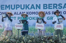 Petrokimia Gresik Hadirkan Pertanian Efektif di Kabupaten Bandung