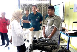 Kolaborasi Petrokimia Gresik, Kementerian ESDM, dan Lembaga Pendidikan Dorong Konversi Motor Listrik