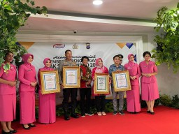Bupati Yani Raih Titel Bupati Sahabat Anak Kak Seto Awards