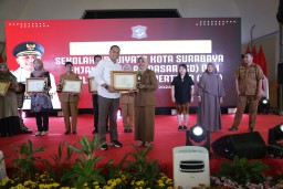 65 Sekolah di Surabaya Raih Penghargaan Adiwiyata Tingkat Kota