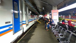 Penumpang KA di Stasiun Malang Naik 36 Persen Selama Libur Idul Adha