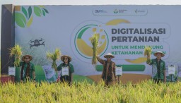 Petrokimia Gresik Berhasil Tingkatkan Panen Padi di Sukoharjo