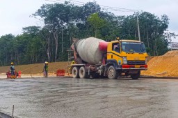 SIG Pasok Beton Siap Pakai Untuk Pembangunan Jalan Tol Bayung Lencir - Tempino