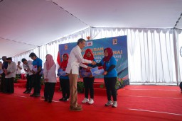 BankJatim Dukung Pemprov Jawa Timur Salurkan Bantuan ke Ribuan Buruh Pabrik Rokok