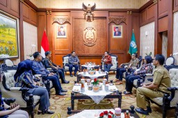 Terima Audiensi Rumah BUMN di Grahadi, Pj. Gubernur Adhy Ajak Berdayakan UMKM Jatim Tembus Pasar Ekspor