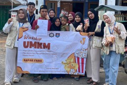Mahasiswa KKN UINSA Bantu Rebranding UMKM Desa Sokaan Probolinggo
