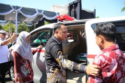 Eri Cahyadi Canangkan 1 Kelurahan 1 Ambulans