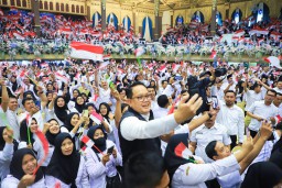 Pj Gubernur Adhy Serahkan 7.201 SK PPPK Pemprov Jatim