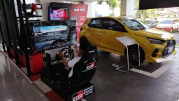 Racing Simulator Kini Hadir di GR Zone Auto2000 Surabaya Basuki Rahmat