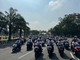 Melintasi Ikon Kota Kediri Begini Keseruan Parade Vario160