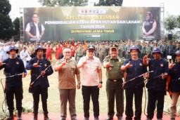 Pimpin Apel Siaga Gabungan Pengendalian Karhutla, Pj Gubernur Jatim Ajak Tingkatkan Kewaspadaan dan Kesiapsiagaan